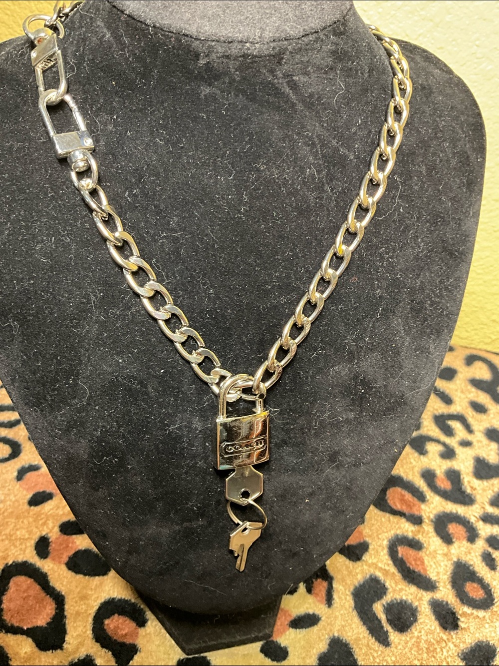 Coach Silver Padlock with 2 Keys + Chain